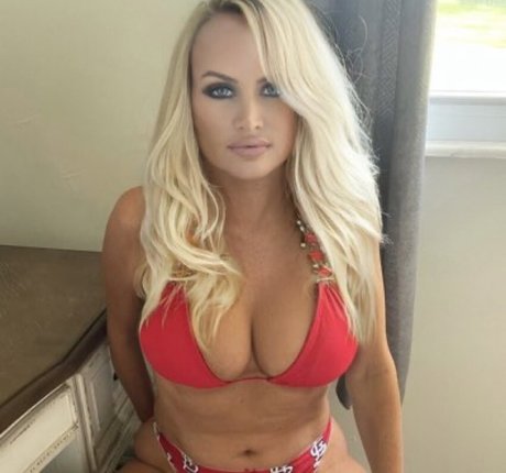 AvaLynn Daniels star du porno nue galerie