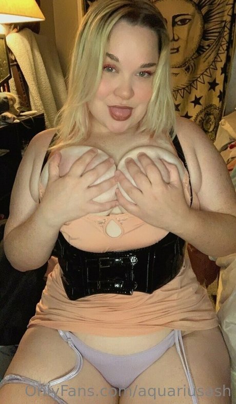 aquariusash actrice pornographique des photos