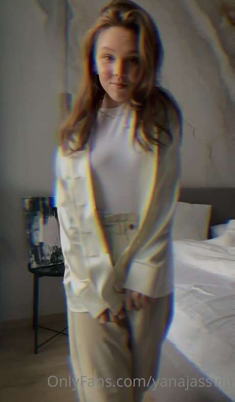 yanajassvip modèle de sexe photo