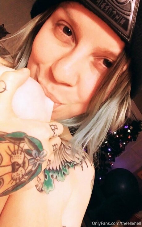 theellehell meilleure star du porno images