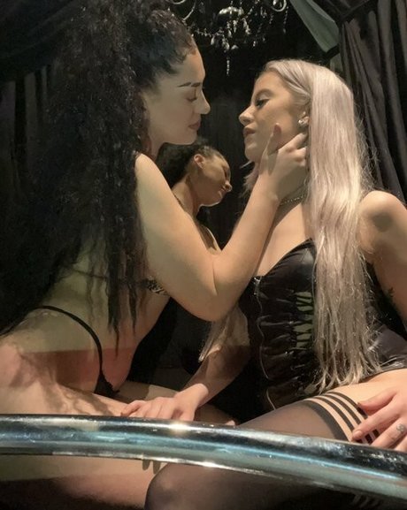 Pleasing Poppy belle étoile images