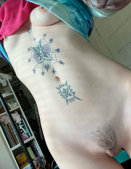 poutyangel modèle érotique galeries