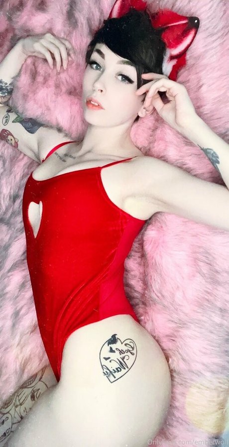 Emberwolf modèle sexy img