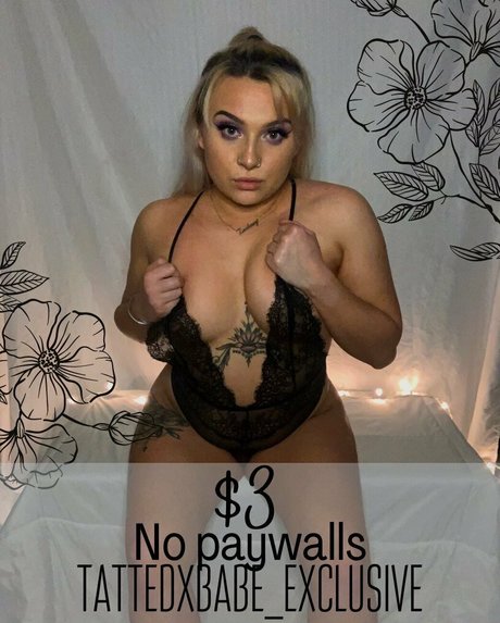 tattedxbabextease modèles nus image