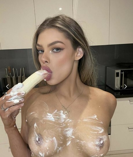 Moodybimbo star du porno belle archive