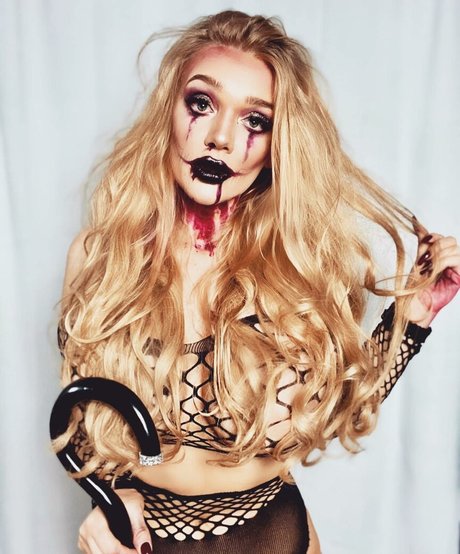 Lucy May Dawson star du porno exclusive collection