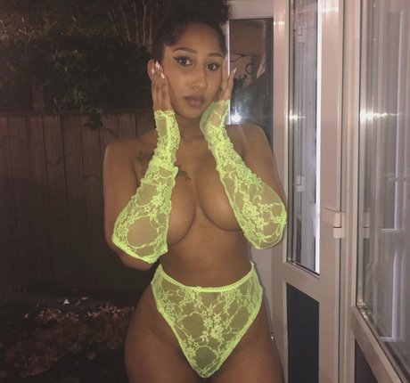 SannaTwinkle beau modèle photo