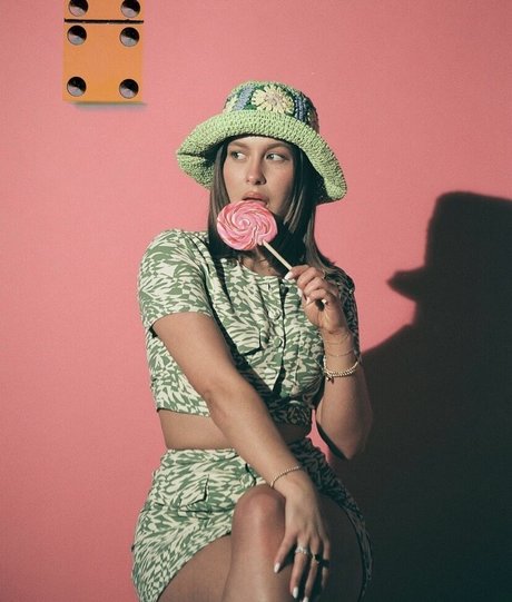 Natasha Bure modèle archive