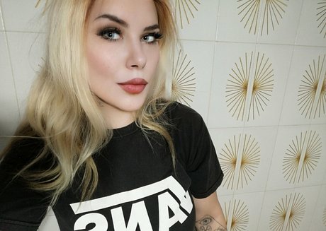 erszebetbathory666vip actrice de nus photos