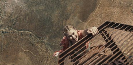 Virginia Gardner étoile nue image