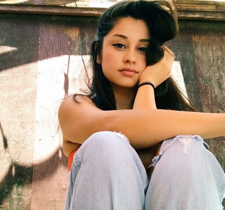 Yvette Monreal art étoile archive