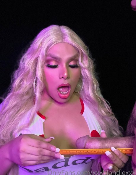 fellation publique onlyfans exclusif sympa photos