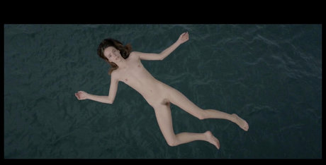 Stacy Martin modèle xxx galerie