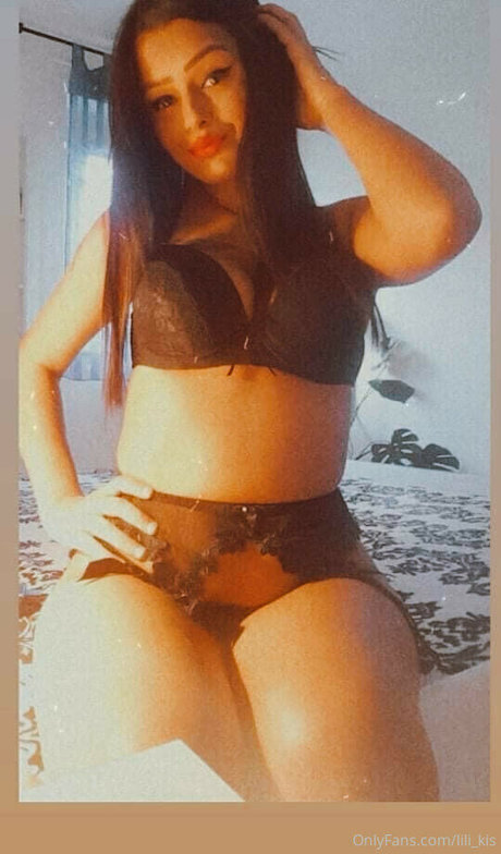 Berki Loretta modèle chaud image