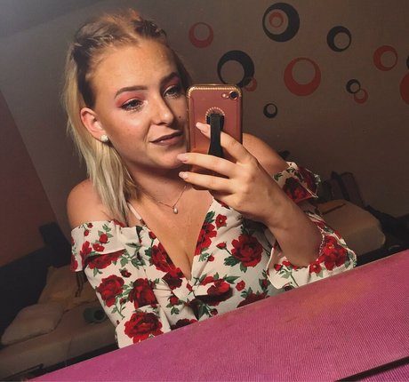 Sarah Neuhaus actrice artistique galerie