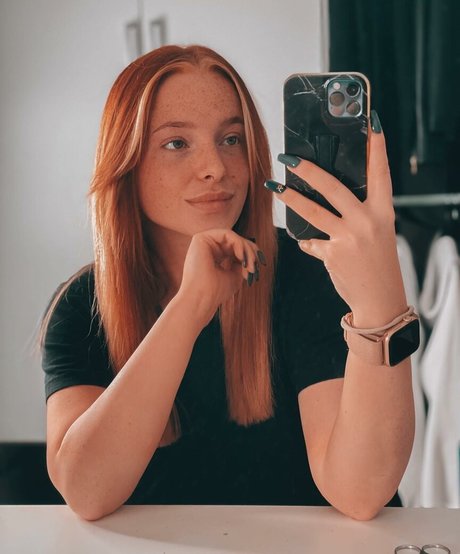 Sarah Neuhaus actrice porno image