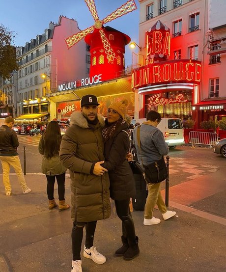 Gatina 22 modèle pornographique archive