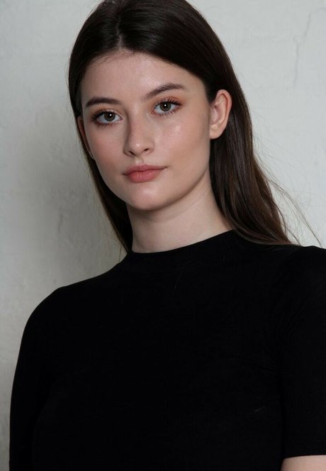 Ellie Weston nus étoiles collection