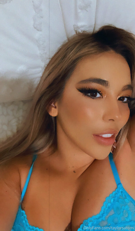 taylorsatomi star exclusive image