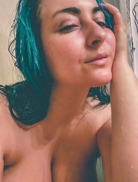 solo aux gros seins uniquementfans art haute définition image