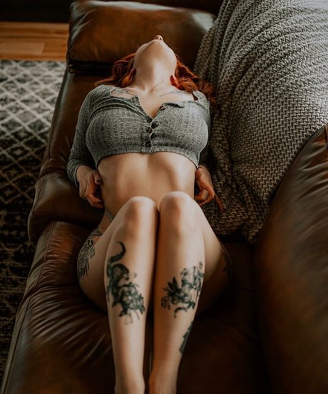 Spooky Foxx star du porno parfaite galerie