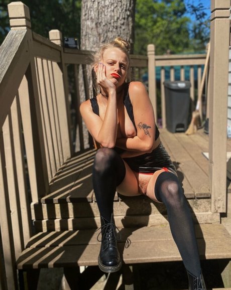 aisselles poilues onlyfans jolie adulte image