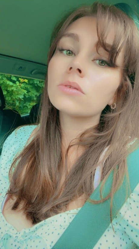 chatte chauve onlyfans nus exclusifs des photos