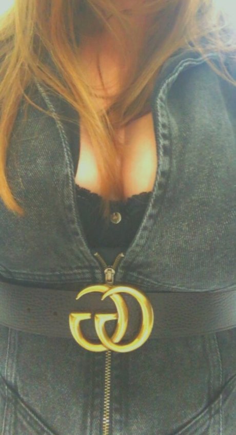 pom-pom girl nue onlyfans pornographique xxx photos