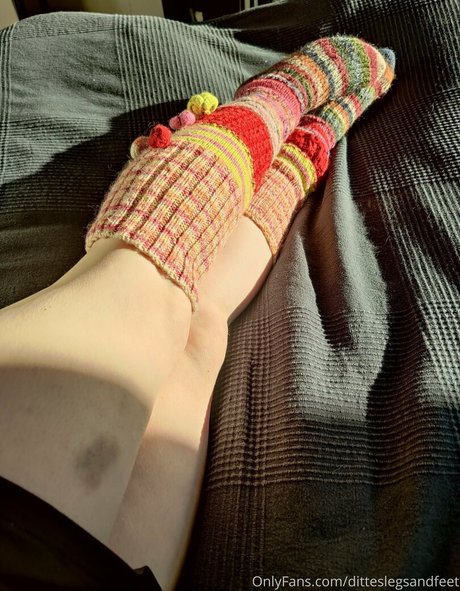 ditteslegsandfeet modèle artistique collection