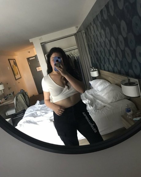 serenasoles99 star du porno belle des photos