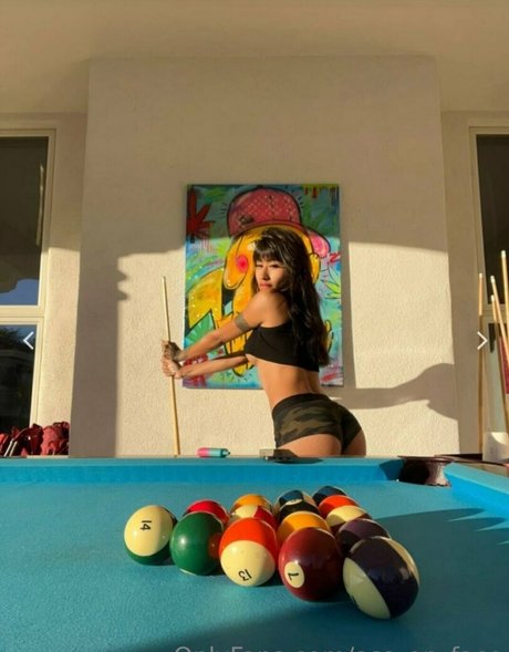 ass on face jolie actrice img