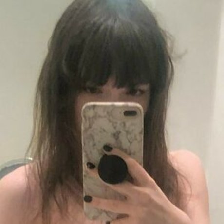 Mewnii star du porno nue des photos