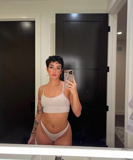 Gianna Evelyn star du porno gratuite archive