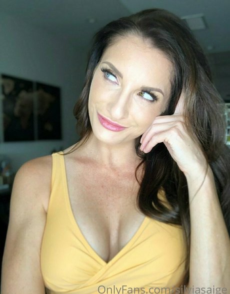 Silvia Saige art modèle photo