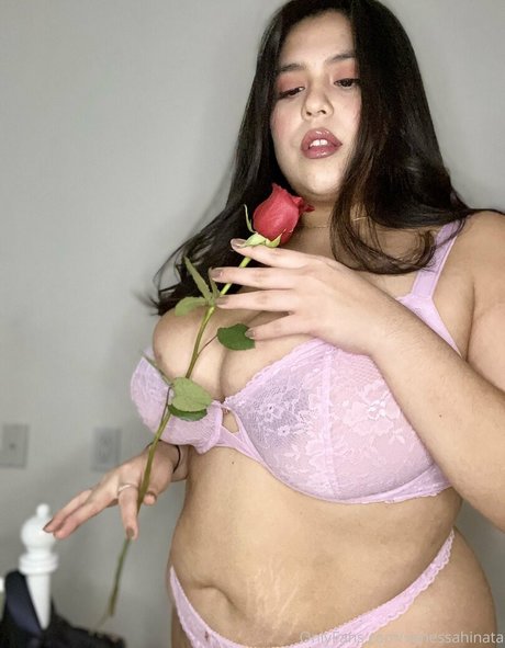 vanessahinata actrice nue des photos