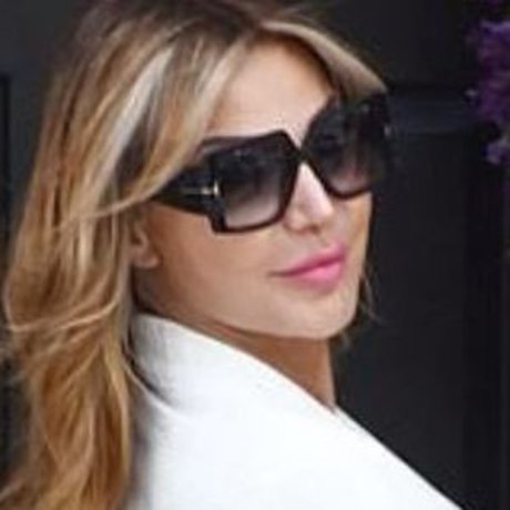 Lizzie Cundy haut modèle archive