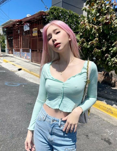 Apr il modèle chaud image