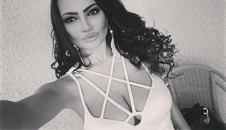 Lupulescu P actrice exclusive des photos