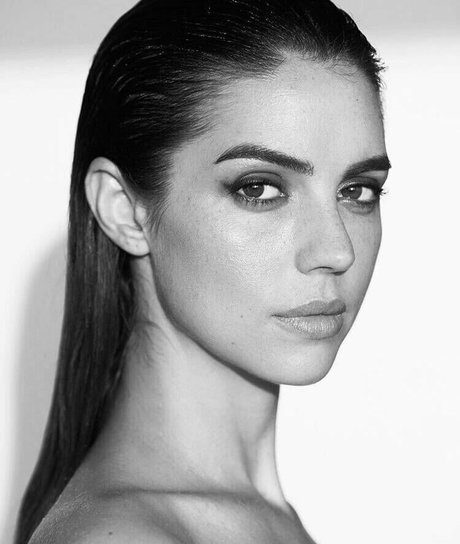 Adelaide Kane xxx étoile galeries