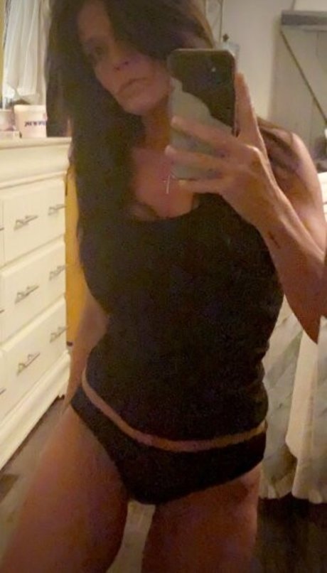 Honey Milf modèle chaud img