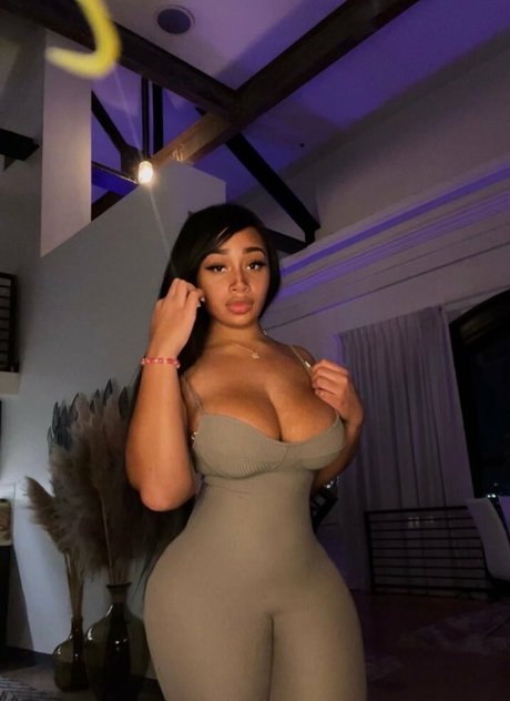 Lexxiibaebie modèle sympa photos