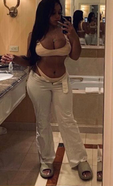 avaler du sperme uniquementfans nus pornographiques archive