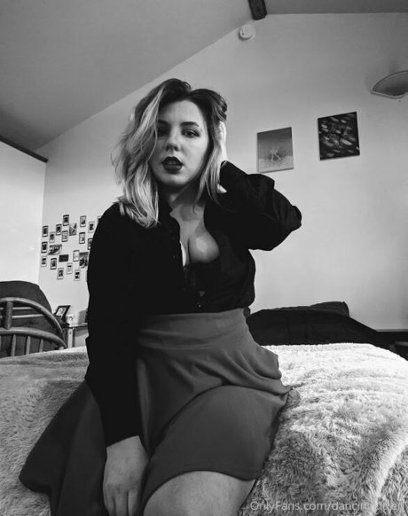 dancingkitten actrice artistique des photos