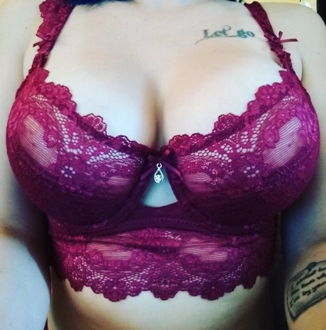 SomeDrunkBish art modèle images