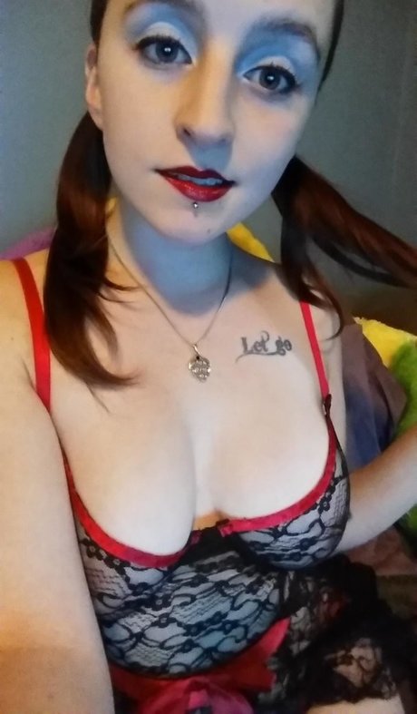 SomeDrunkBish actrice artistique images