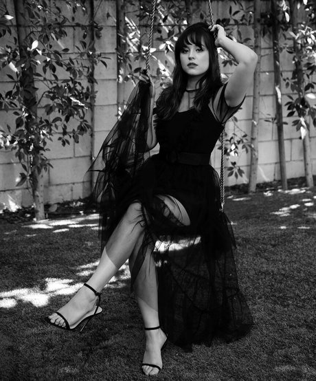 Hayley Orrantia star érotique archive