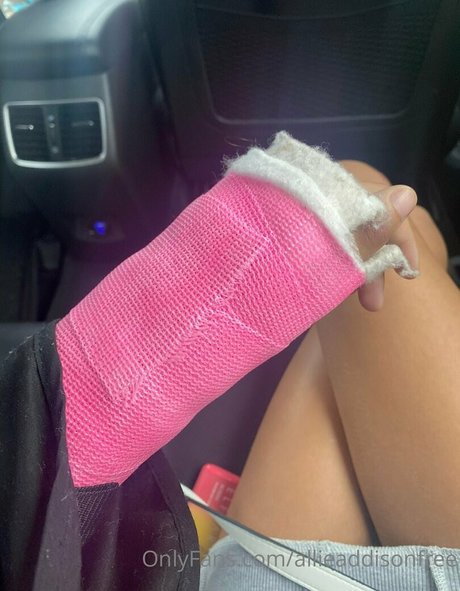 allieaddisonfree actrice érotique photo