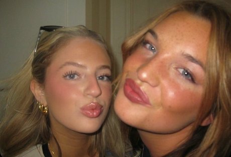 Ashley Hackel étoile nue galeries