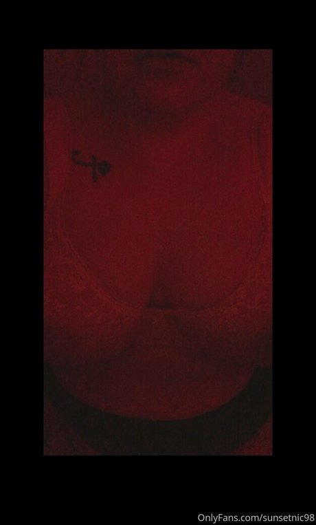 sunsetnic98 actrice érotique archive