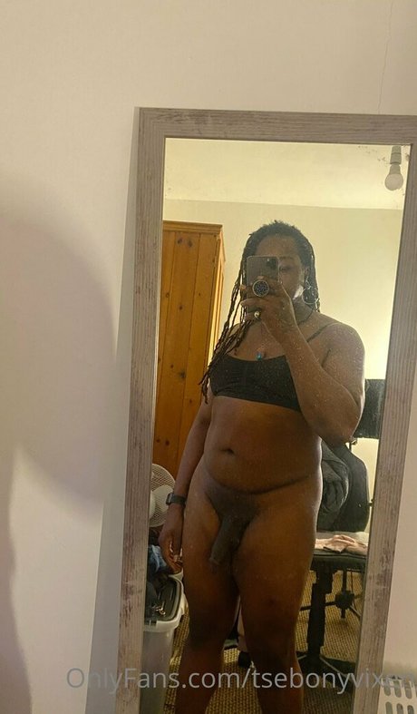 tsebonyvixen modèle adulte image